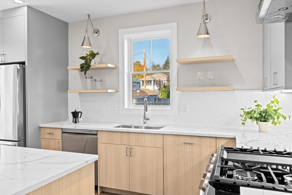 Boston, Massachusetts, 02132, United States, 3 Bedrooms Bedrooms, ,2 BathroomsBathrooms,Residential,For Sale,1991771