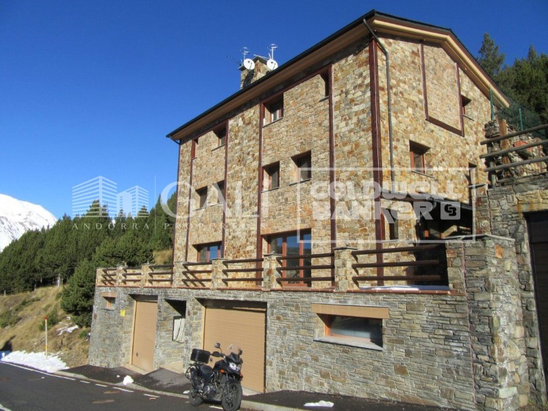 Canillo, Andorra, AD, 4 Bedrooms Bedrooms, ,2 BathroomsBathrooms,Residential,For Sale,1628029