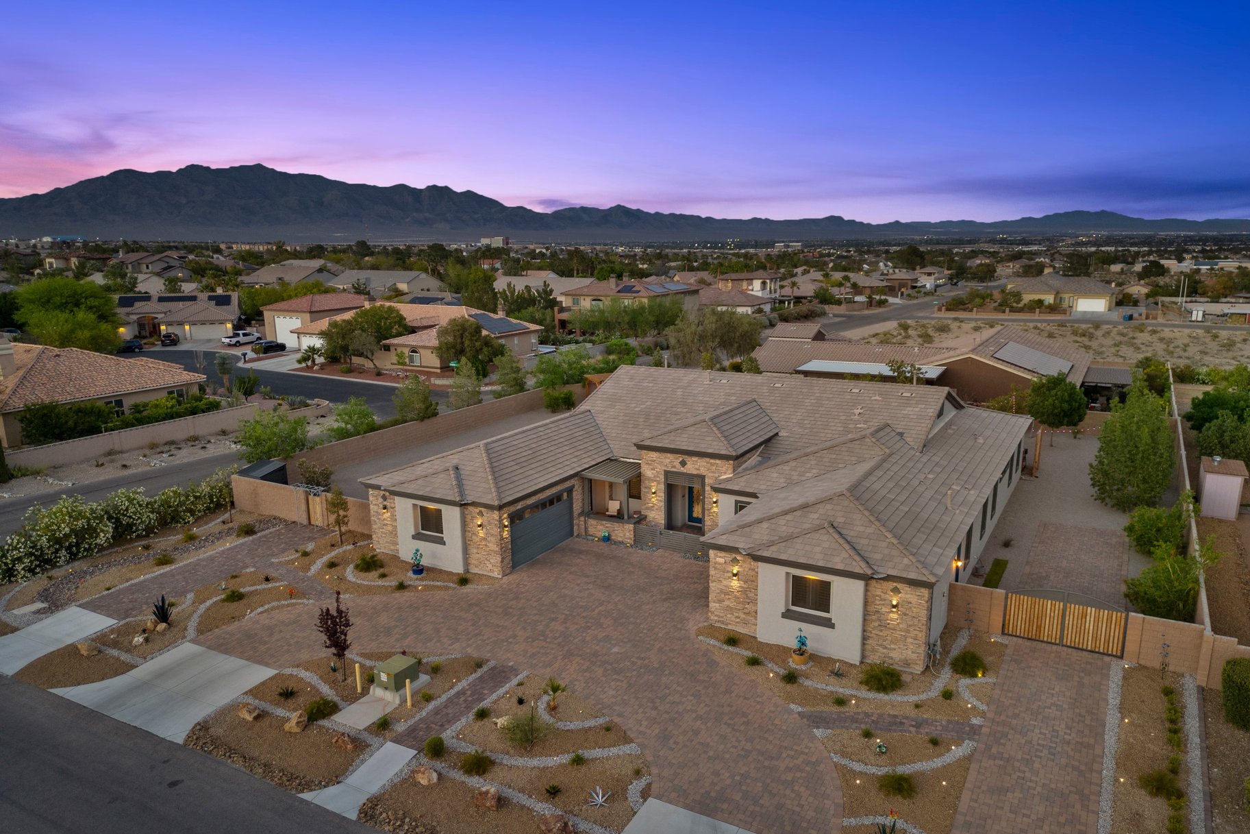  Over Half-Acre Lot Estate with No HOA & Endless Flexibility - 物件實景