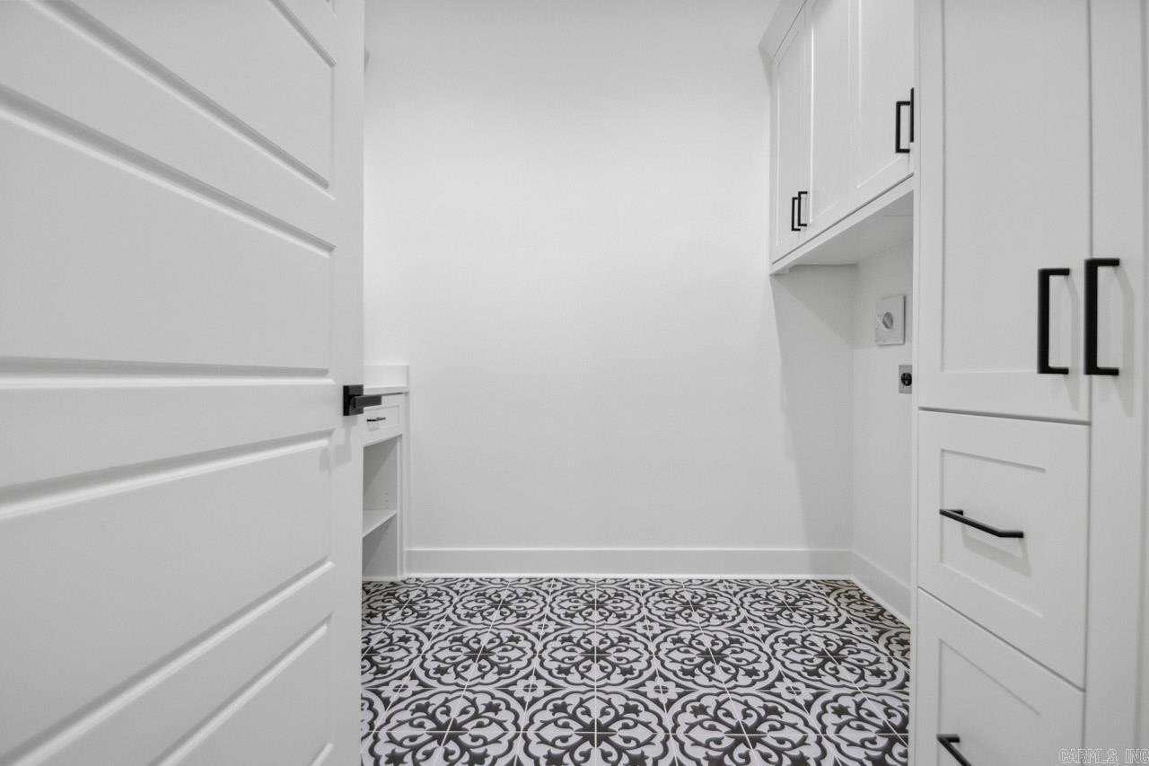 Benton, Arkansas, 72019, United States, 5 Bedrooms Bedrooms, ,4 BathroomsBathrooms,Residential,For Sale,1975690