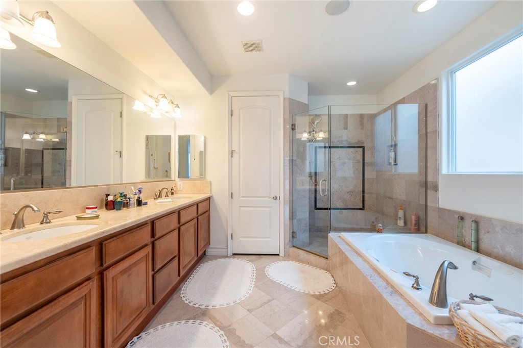 Huntington Beach, California, 92648, United States, 3 Bedrooms Bedrooms, ,4 BathroomsBathrooms,Residential,For Sale,1897780