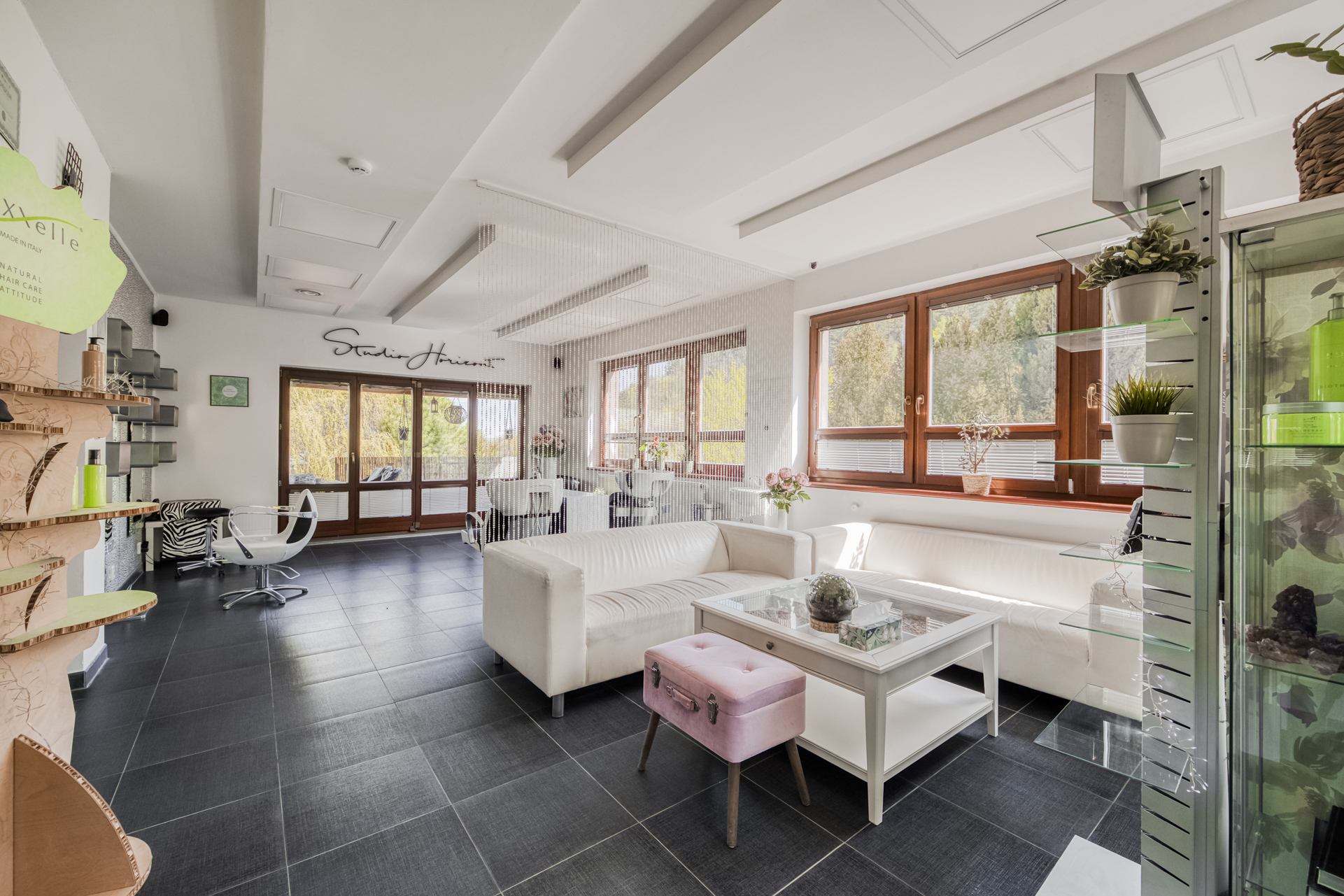  Spacious Family Residence with Guest Cottage - 物件實景