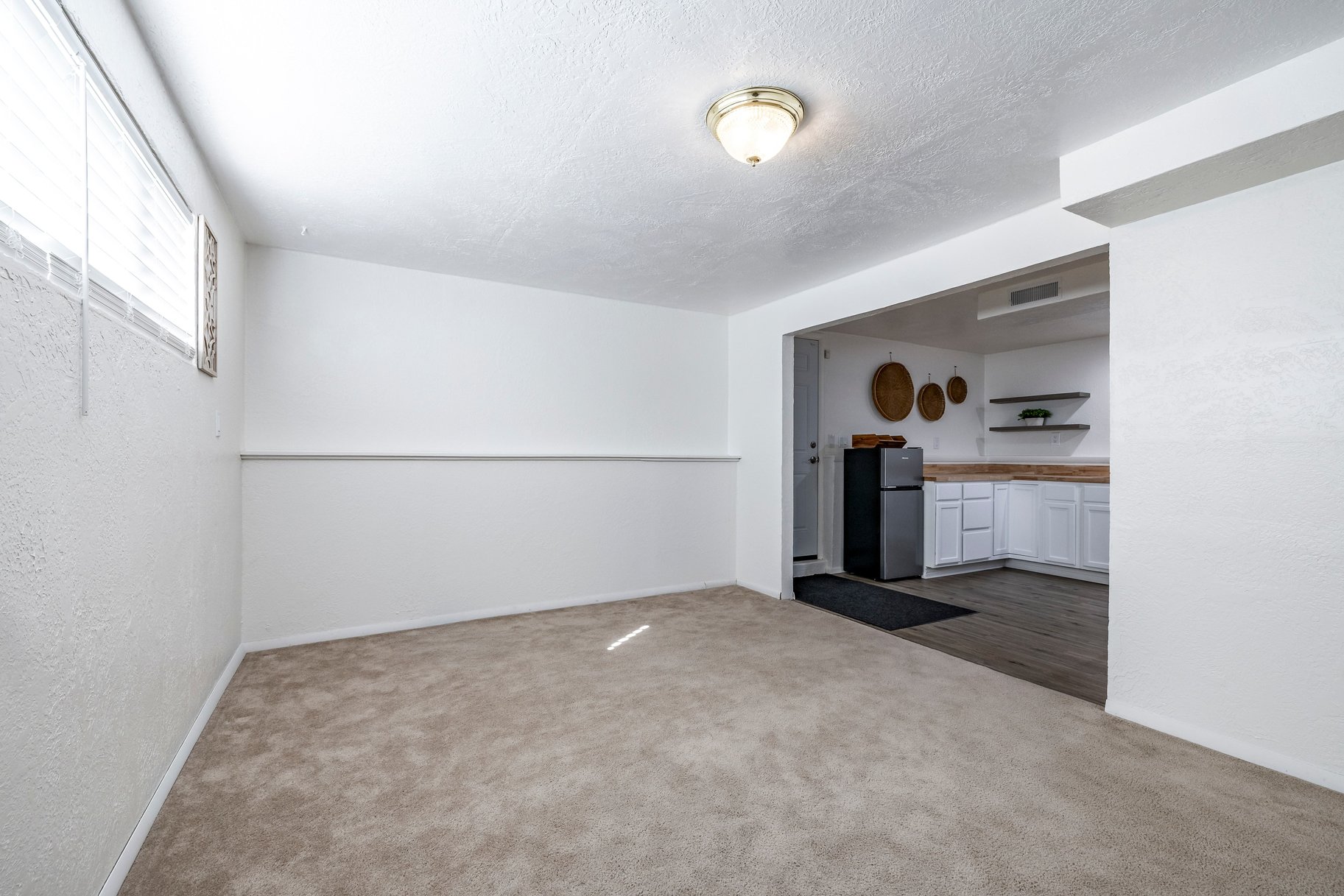  Fully Updated and Move-In Ready - 物件實景