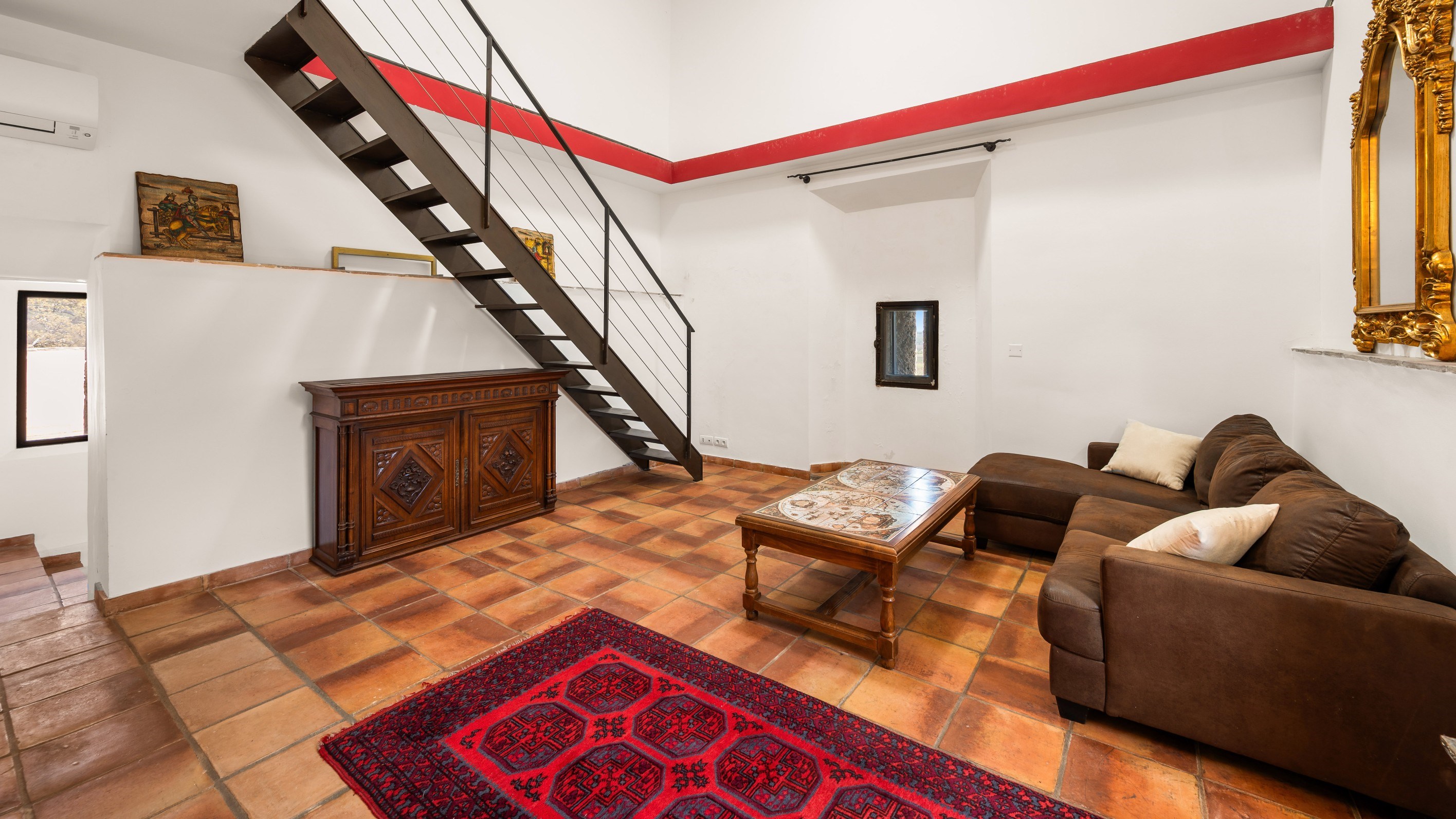  A Medieval Tower Reimagined as an Exceptional Residence - 物件實景