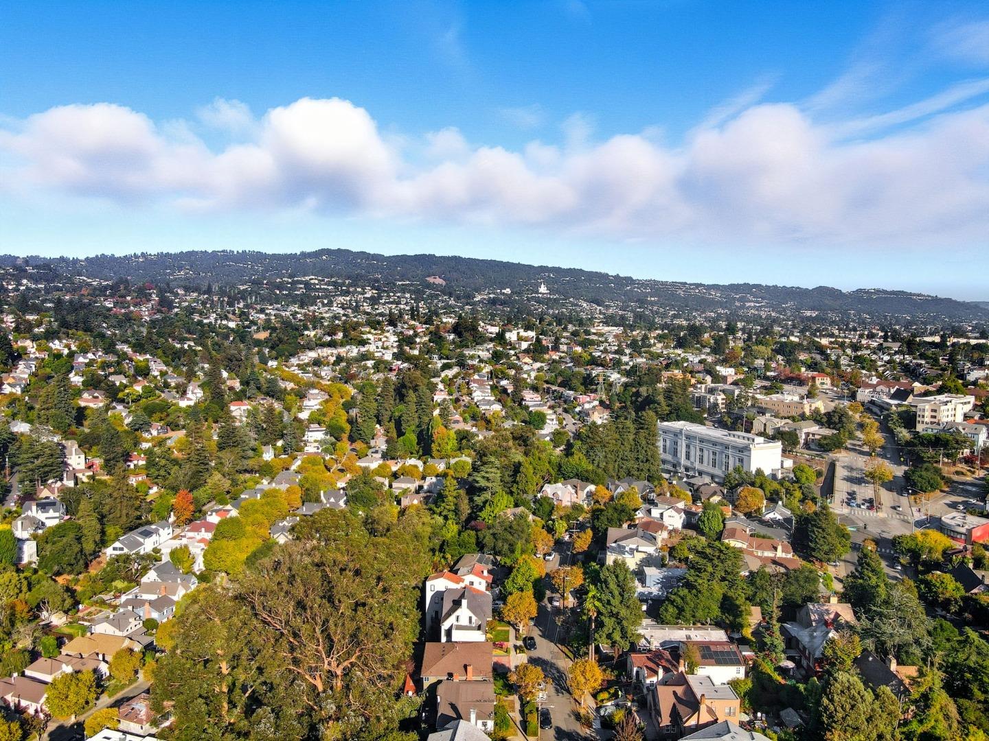 Oakland, California, 94610, United States, 4 Bedrooms Bedrooms, ,4 BathroomsBathrooms,Residential,For Sale,1987505