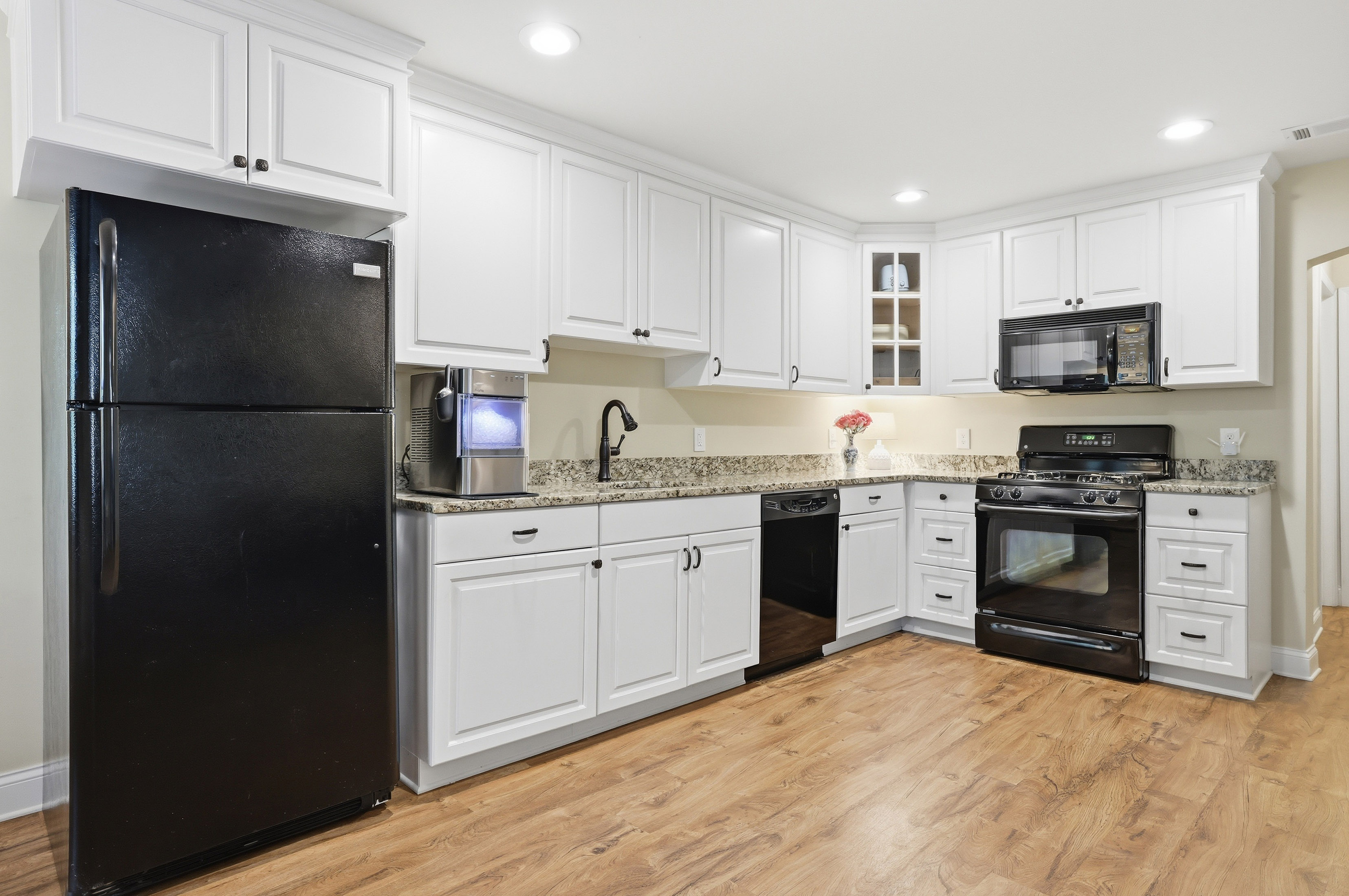  Classic Beauty in Amenity-rich Parkstone Community - 物件實景