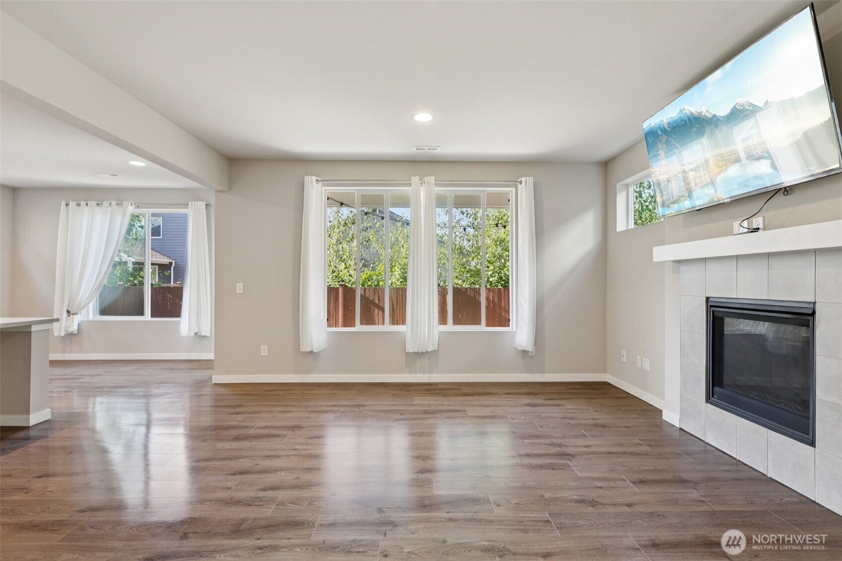 Marysville, Washington, 98271, United States, 3 Bedrooms Bedrooms, ,3 BathroomsBathrooms,Residential,For Sale,1894343