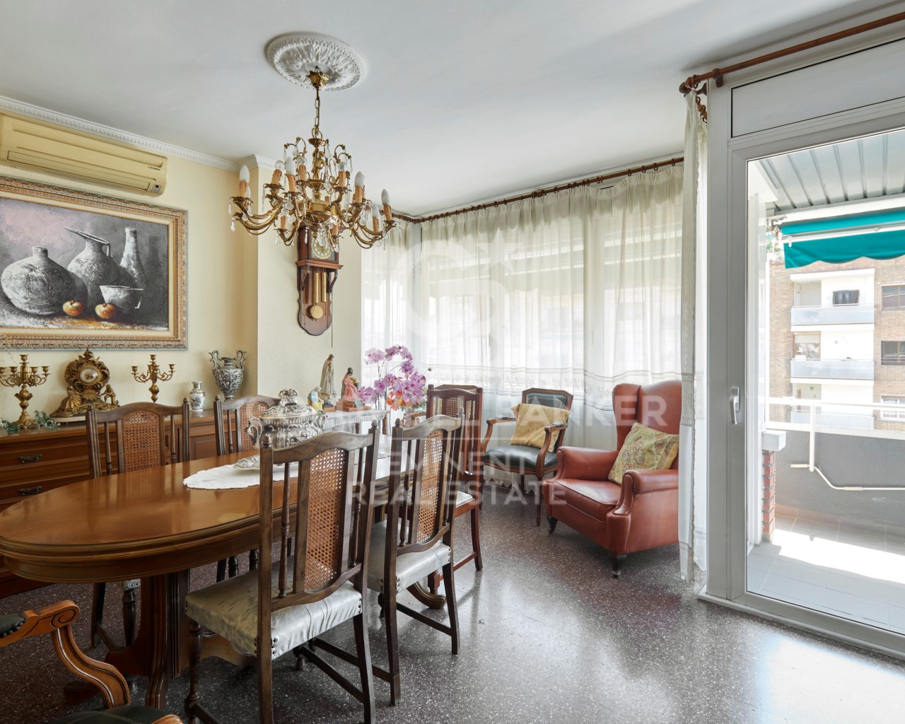 Barcelona, Catalonia, ES, 4 Bedrooms Bedrooms, ,2 BathroomsBathrooms,Residential,For Sale,1829599