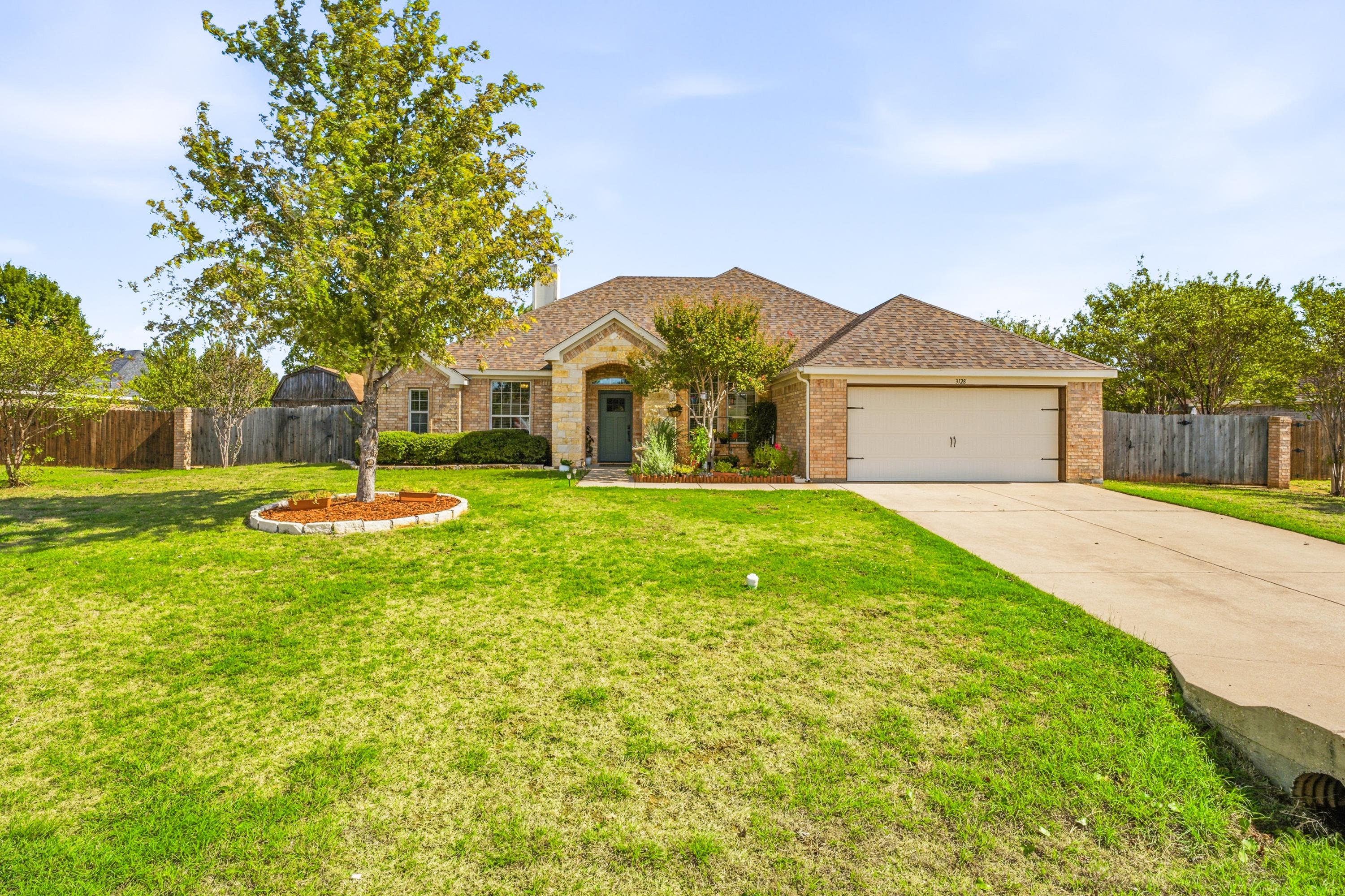  3128 Meandering Way, Granbury, TX, 76049 - 物件實景