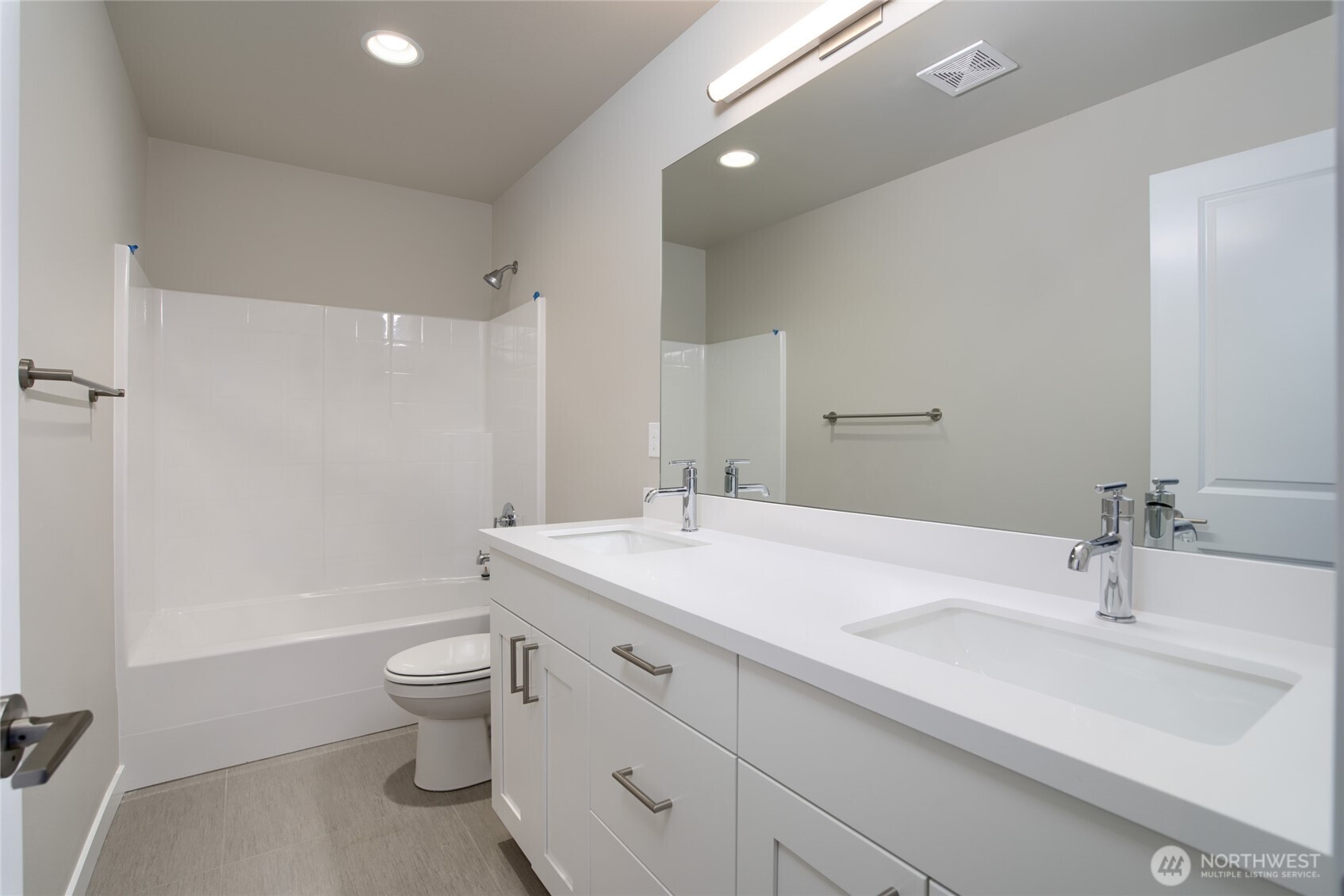 Oak Harbor, Washington, 98277, United States, 4 Bedrooms Bedrooms, ,3 BathroomsBathrooms,Residential,For Sale,1906336