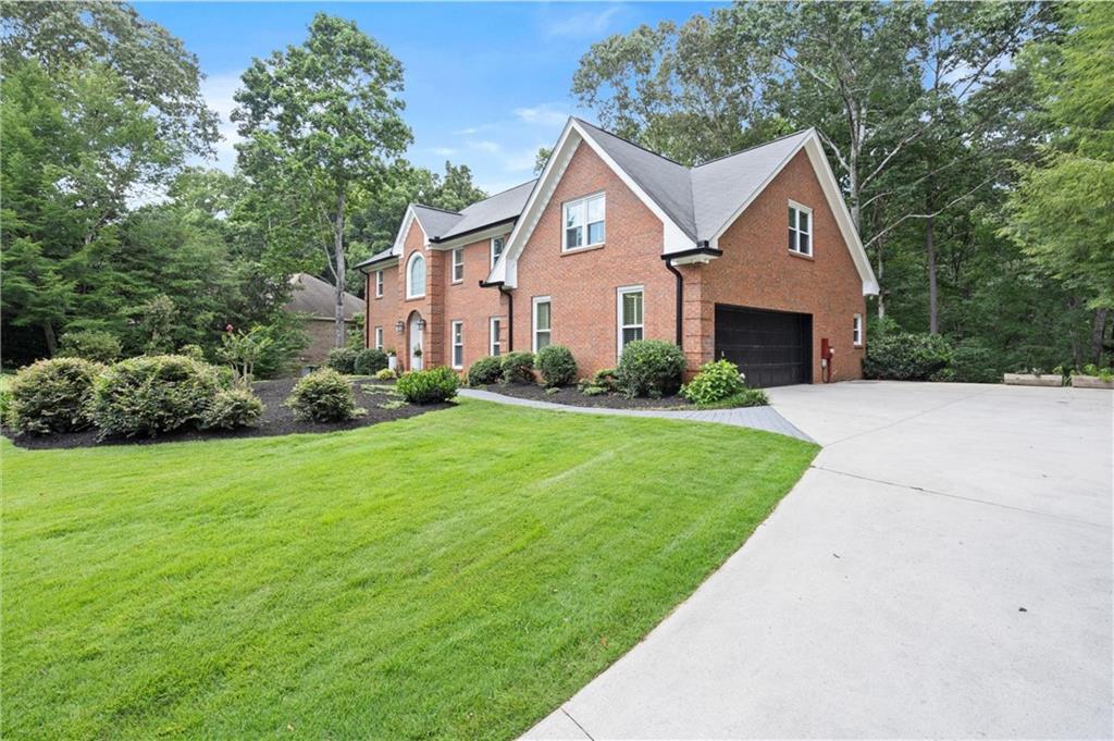 Roswell, Georgia, 30075, United States, 5 Bedrooms Bedrooms, ,5 BathroomsBathrooms,Residential,For Sale,1903038