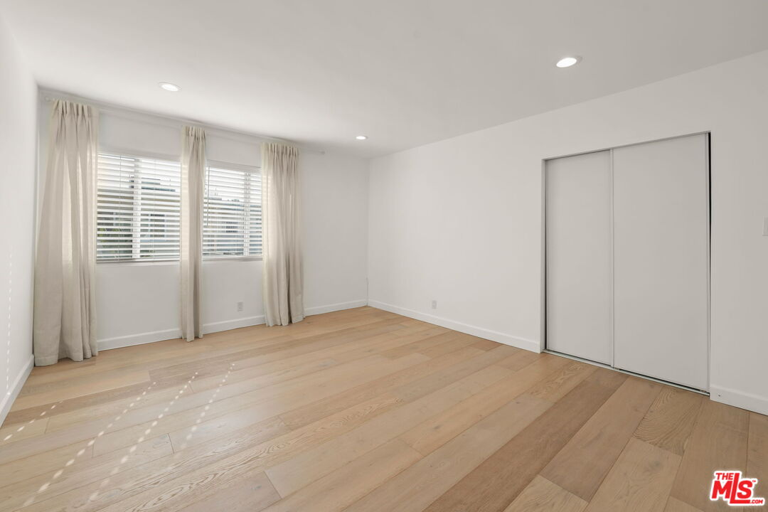 Los Angeles, California, 90046, United States, 3 Bedrooms Bedrooms, ,3 BathroomsBathrooms,Residential,For Sale,1989732