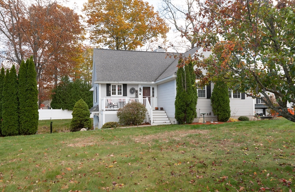 Seabrook, New Hampshire, 03874, United States, 3 Bedrooms Bedrooms, ,2 BathroomsBathrooms,Residential,For Sale,1989361