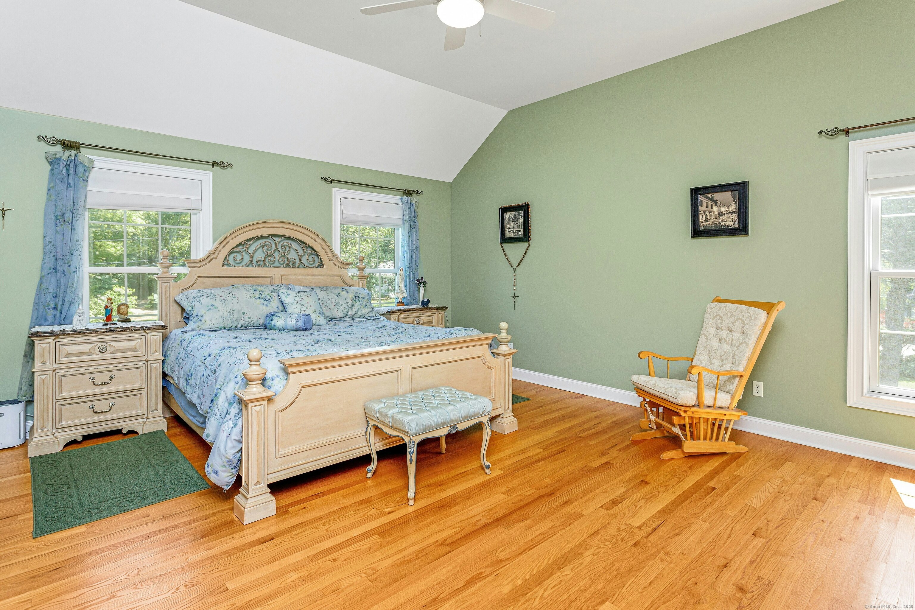 Shelton, Connecticut, 06484, United States, 3 Bedrooms Bedrooms, ,3 BathroomsBathrooms,Residential,For Sale,1875450