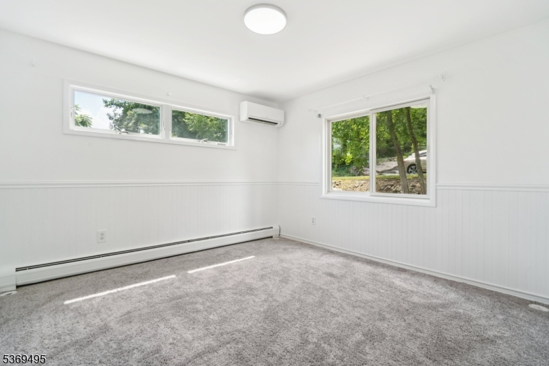Kinnelon Boro, New Jersey, 07405, United States, 5 Bedrooms Bedrooms, ,4 BathroomsBathrooms,Residential,For Sale,1939062