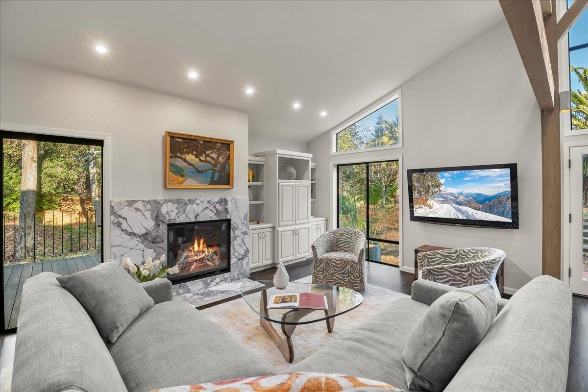 Los Altos Hills, California, 94022, United States, 5 Bedrooms Bedrooms, ,5 BathroomsBathrooms,Residential,For Sale,1907317