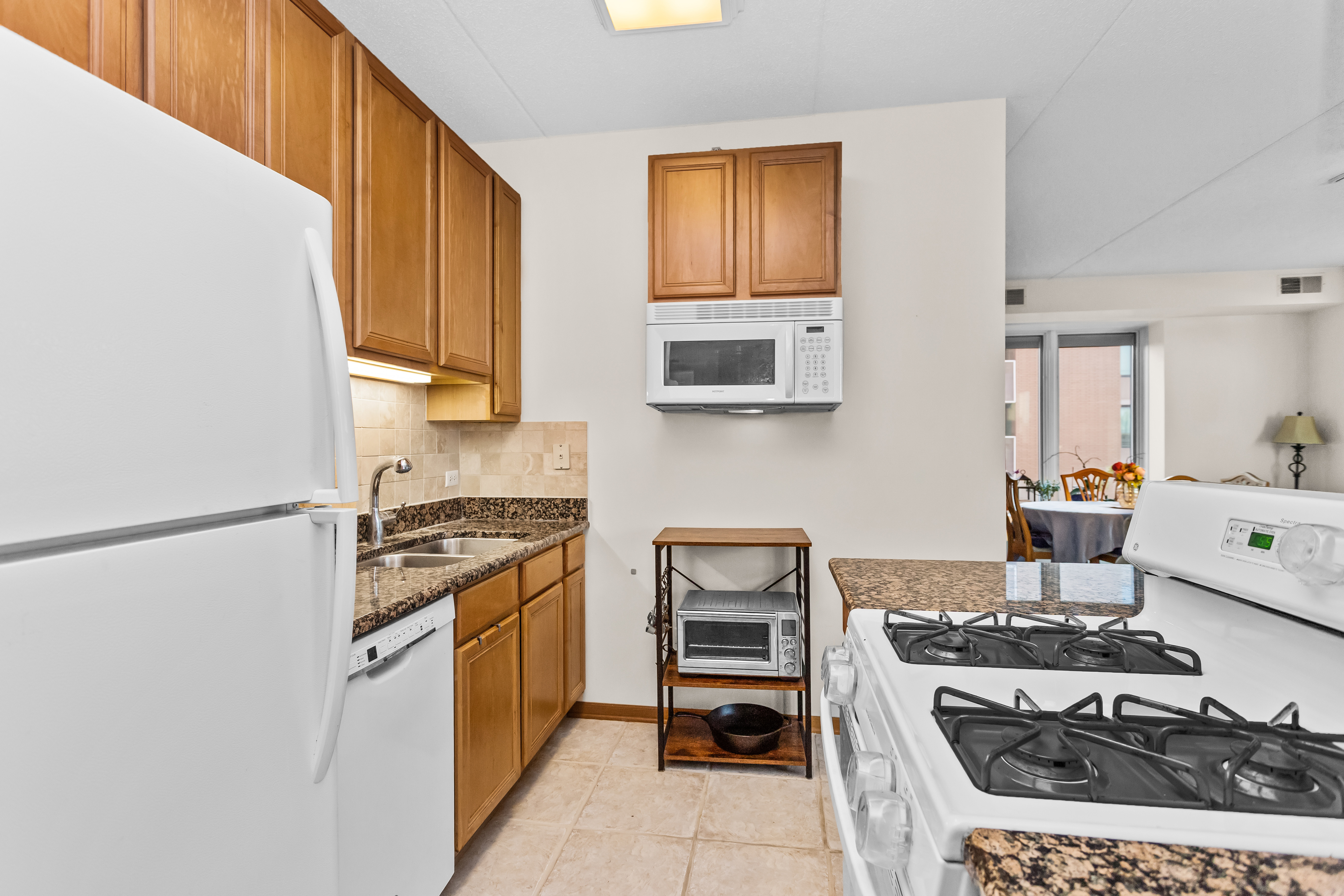  Spacious 3 Bedroom, 2 Bath Condo - 物件實景