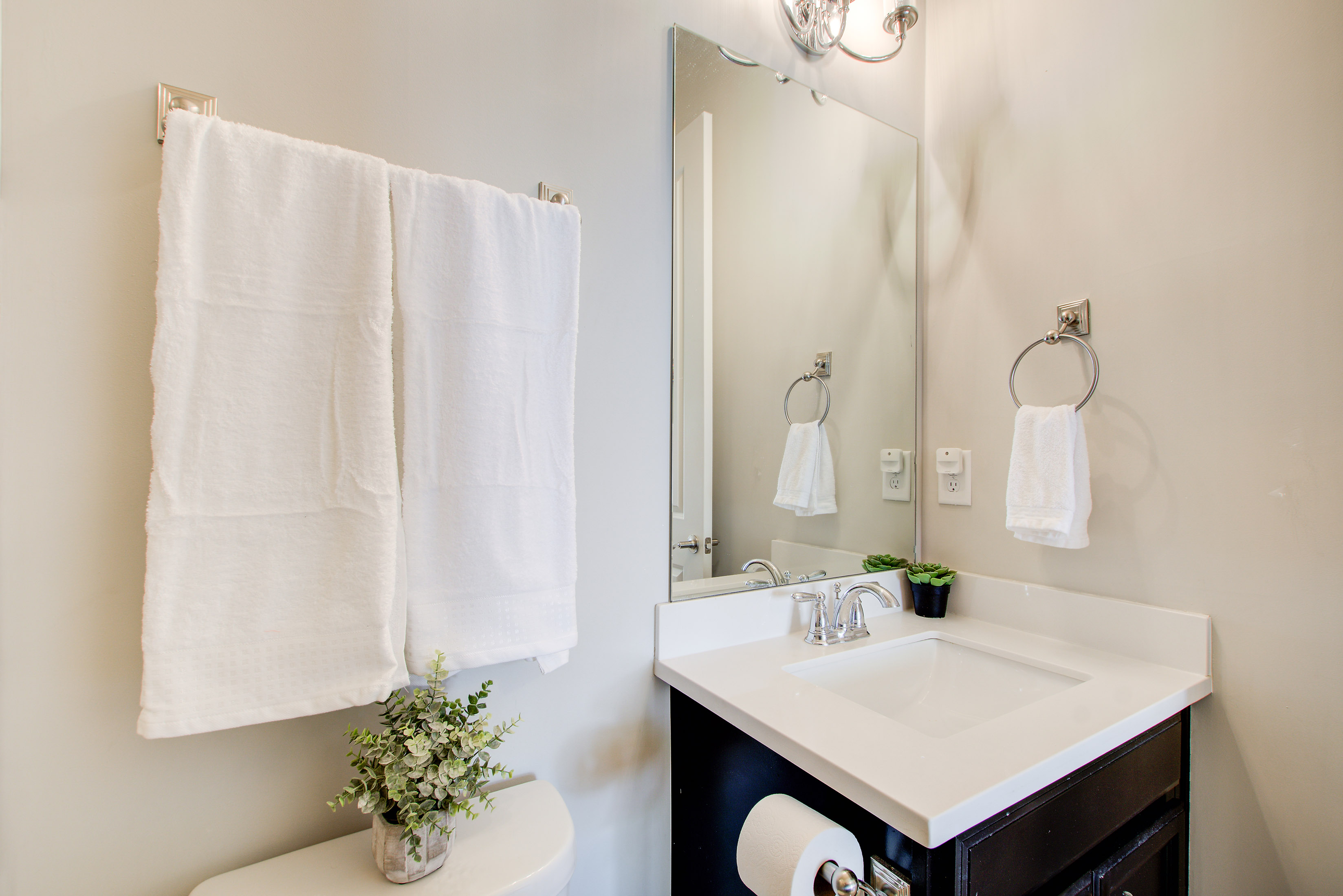  Impeccably Maintained Brick Home with No HOA and an Oversized Lot - 物件實景