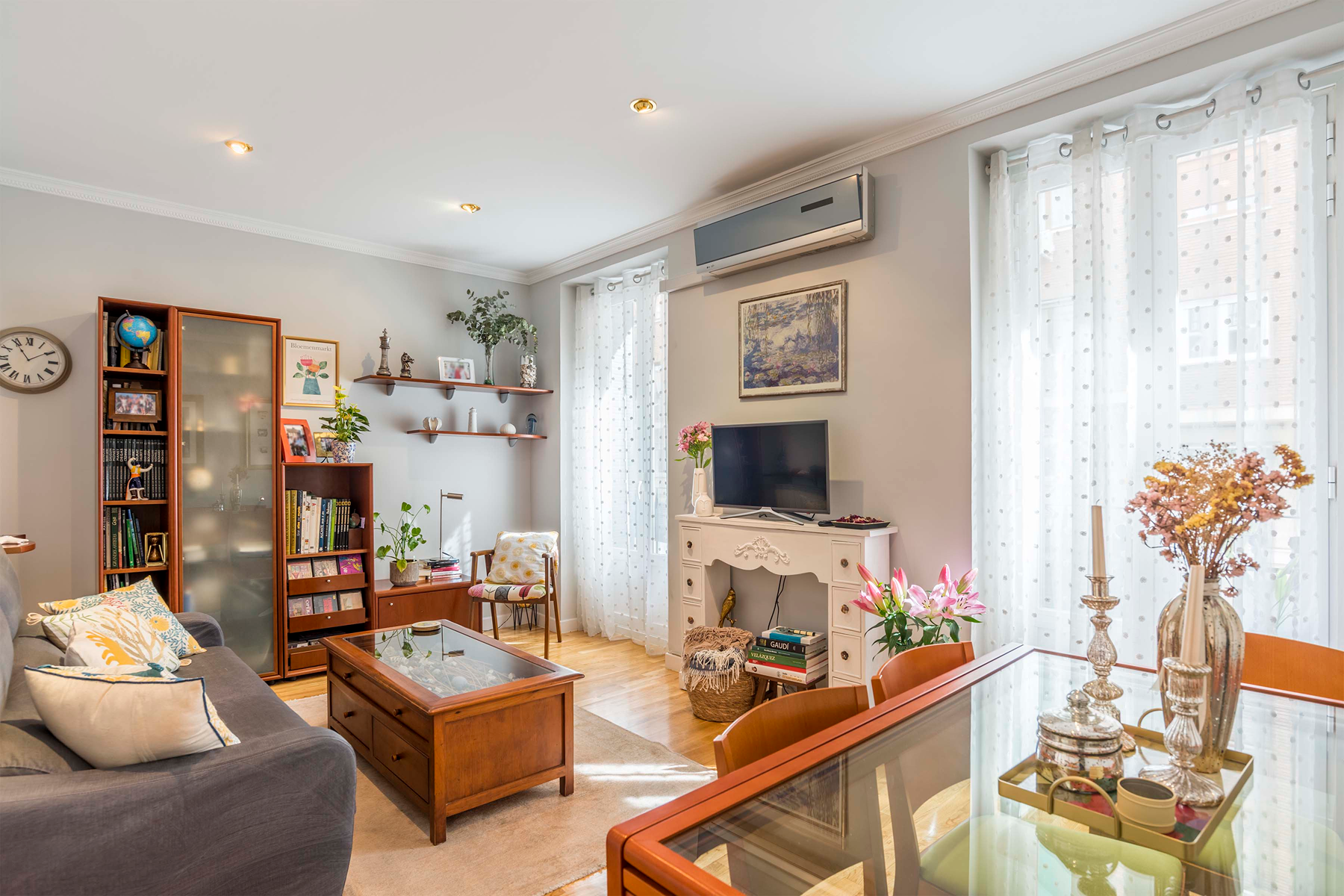  Exterior apartment in Trafalgar with four street-facing balconies - 物件實景