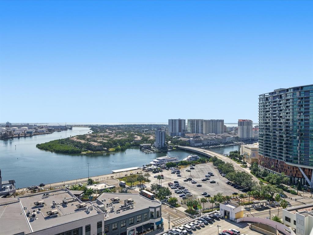 Tampa, Florida, 33602, United States, 2 Bedrooms Bedrooms, ,3 BathroomsBathrooms,Residential,For Sale,2003019