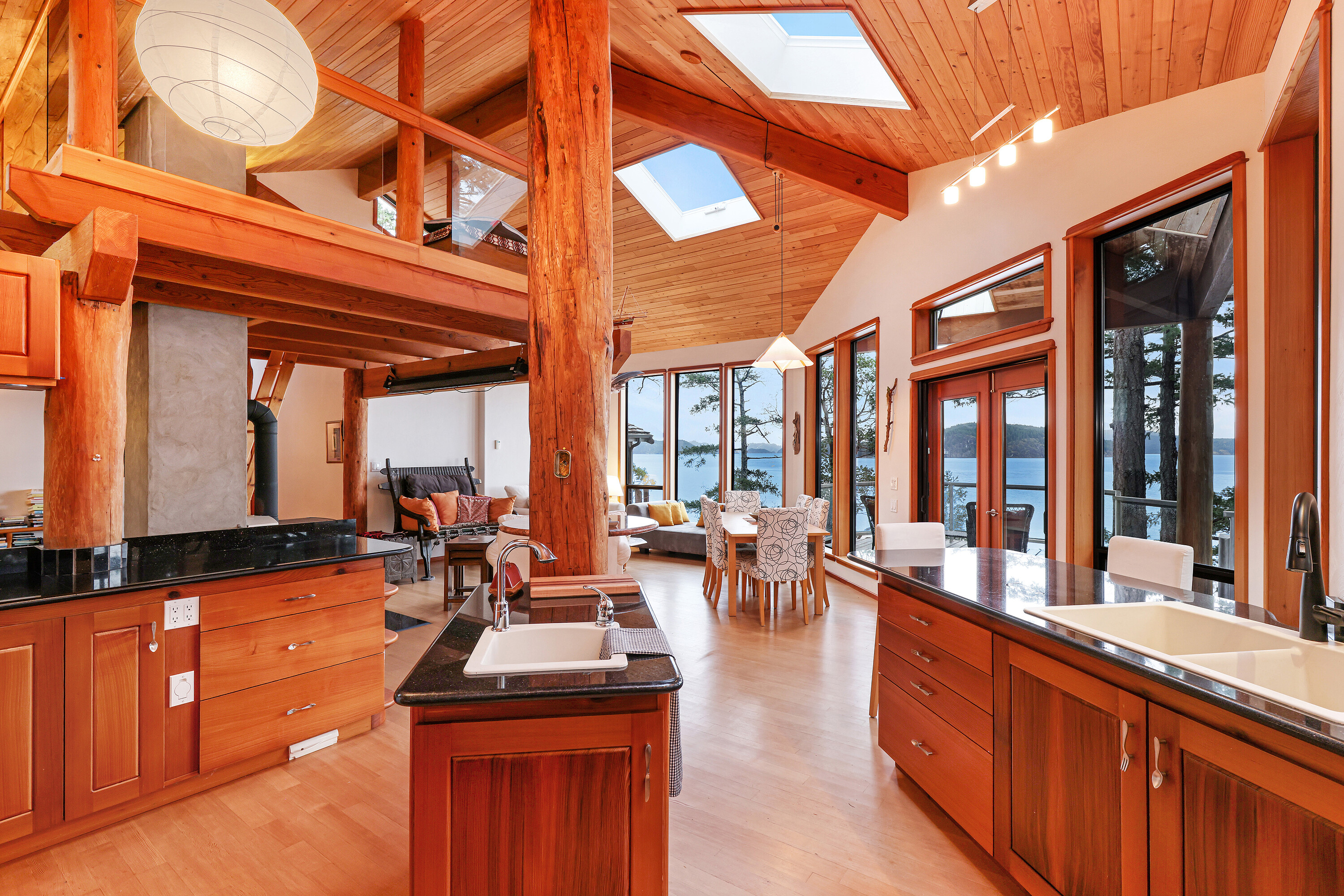  Private Lake Property - 物件實景