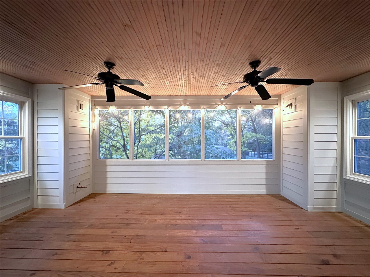 Bowling Green, Kentucky, 42103, United States, 4 Bedrooms Bedrooms, ,5 BathroomsBathrooms,Residential,For Sale,1991633