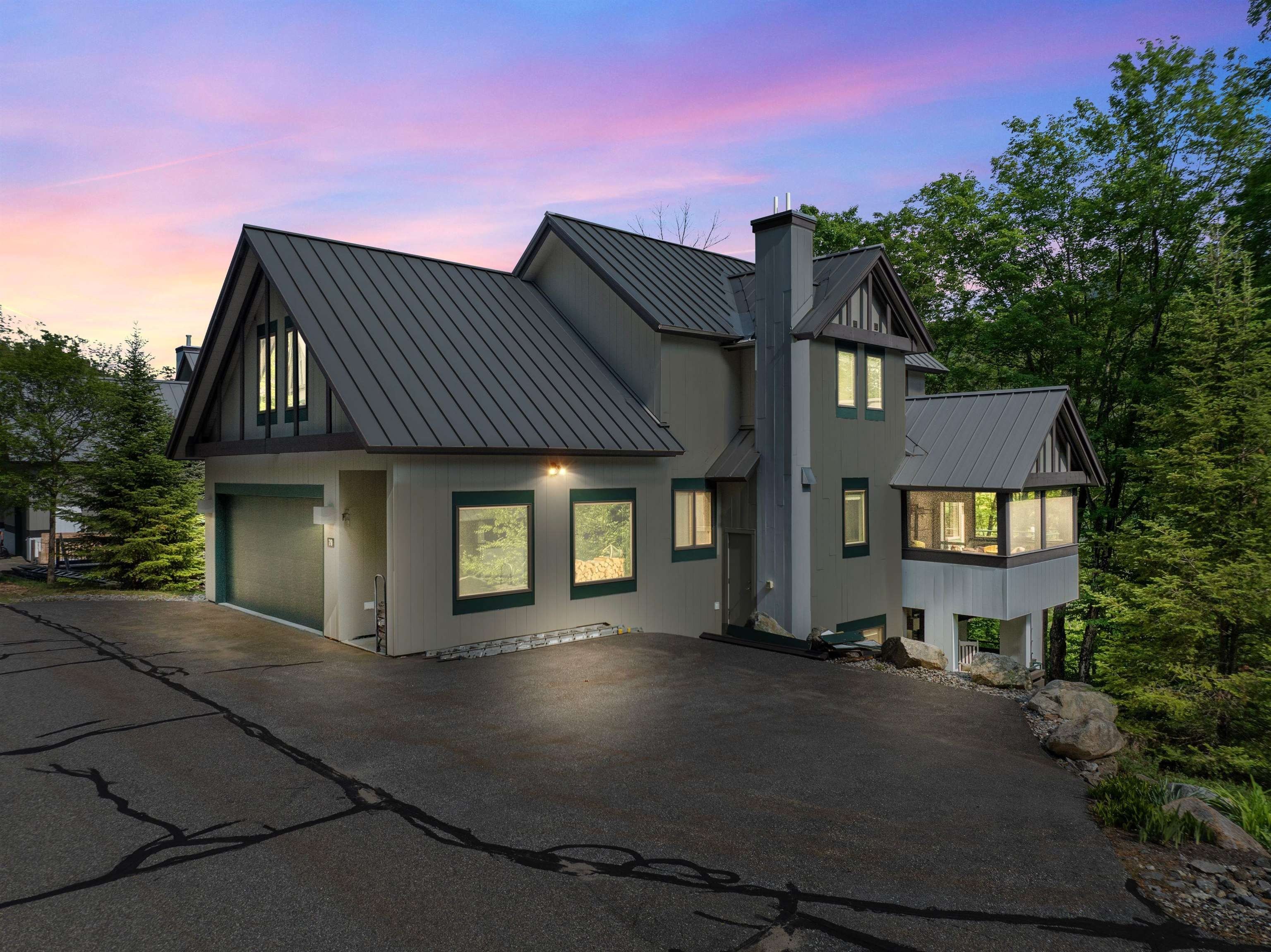 Lincoln, New Hampshire, 03251, United States, 5 Bedrooms Bedrooms, ,3 BathroomsBathrooms,Residential,For Sale,1981884