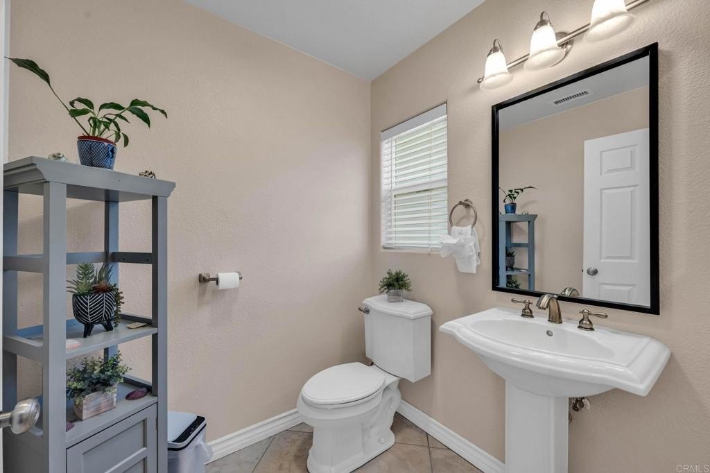 Hemet, California, 92544, United States, 5 Bedrooms Bedrooms, ,4 BathroomsBathrooms,Residential,For Sale,1940395