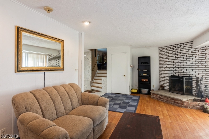 Mountainside Boro, New Jersey, 07092, United States, 5 Bedrooms Bedrooms, ,3 BathroomsBathrooms,Residential,For Sale,1901870