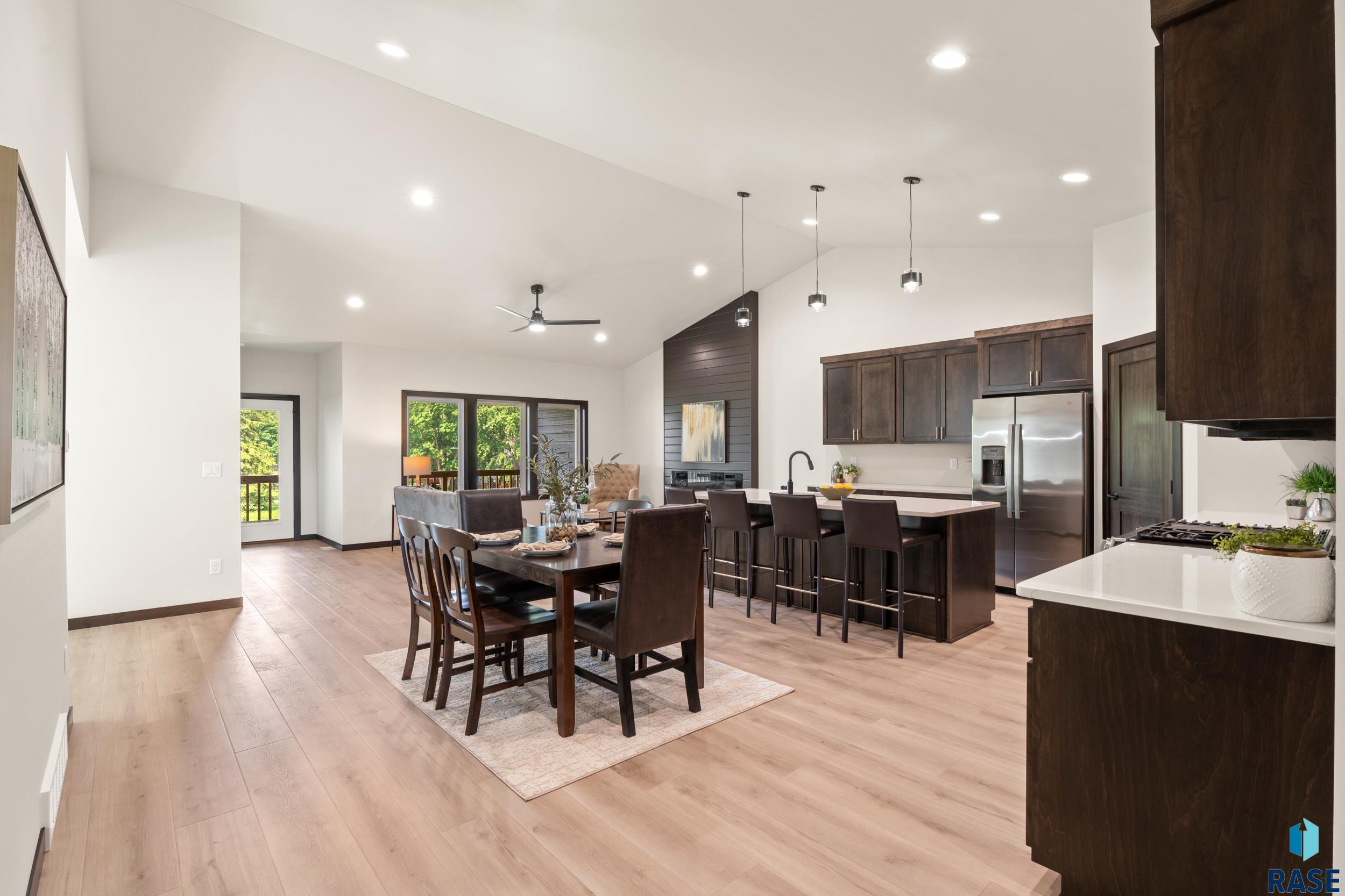 Sioux Falls, South Dakota, 57110, United States, 4 Bedrooms Bedrooms, ,2 BathroomsBathrooms,Residential,For Sale,1887402