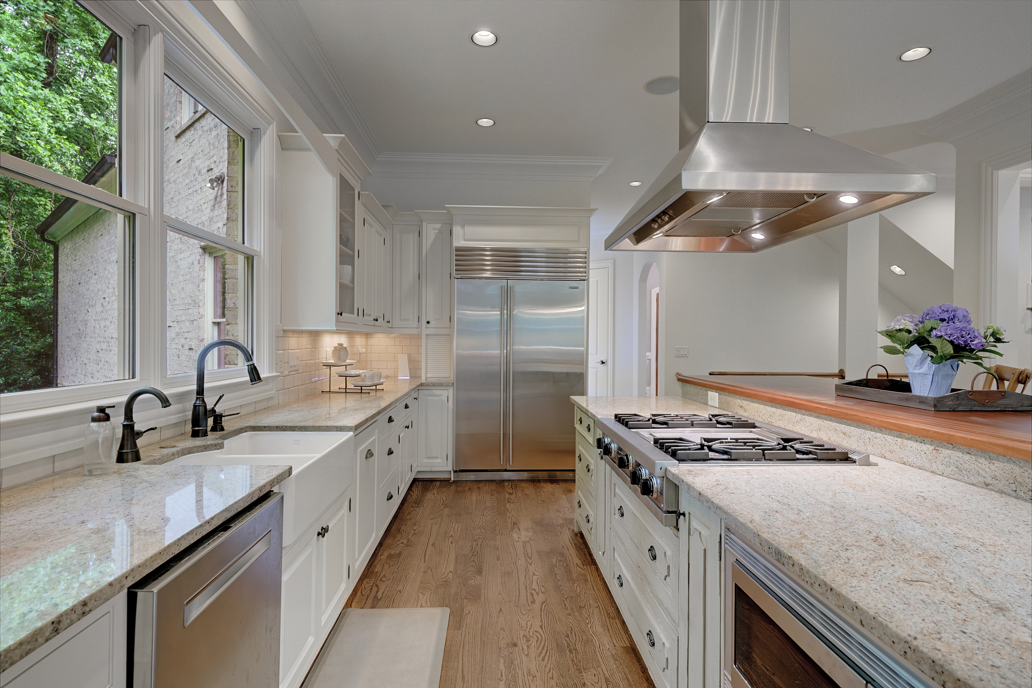  Stunning European-inspired Home on Private, Wooded Lot in East Cobb - 物件實景
