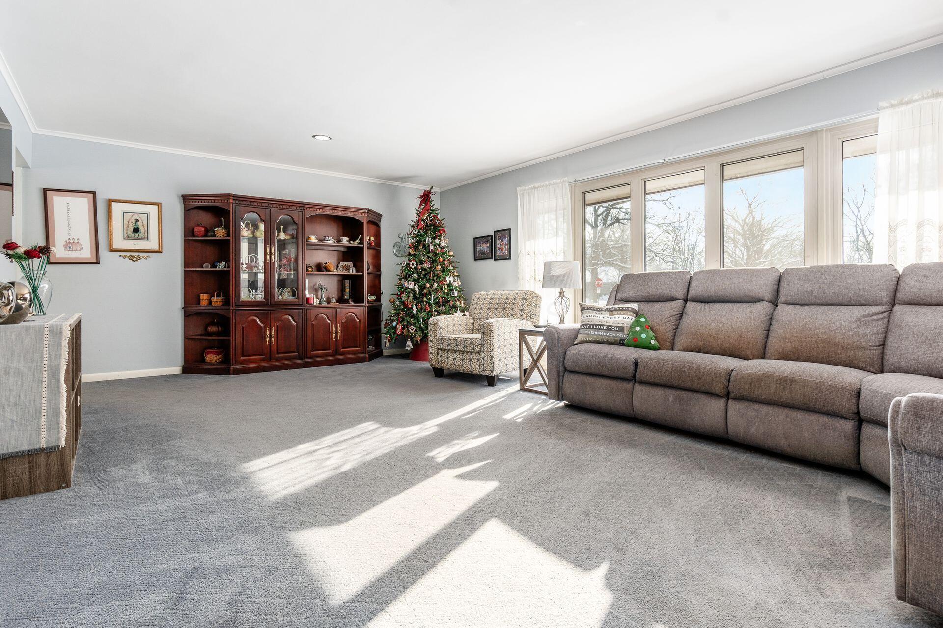 Columbus, Ohio, 43220, United States, 2 Bedrooms Bedrooms, ,3 BathroomsBathrooms,Residential,For Sale,2003078