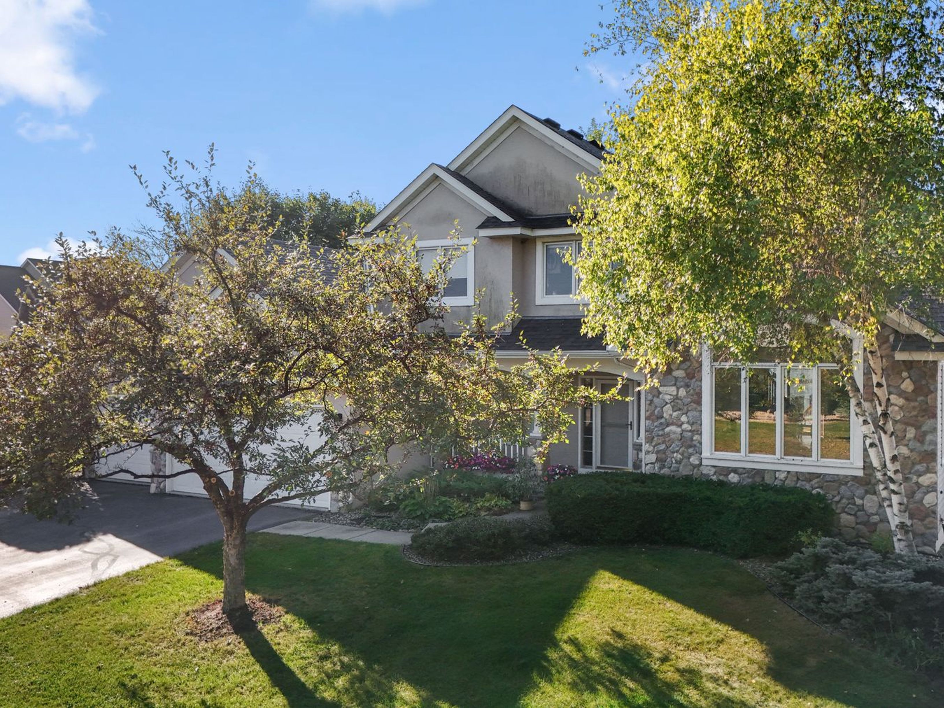  Updated Modified Two-Story on a Spacious Corner Lot - 物件實景