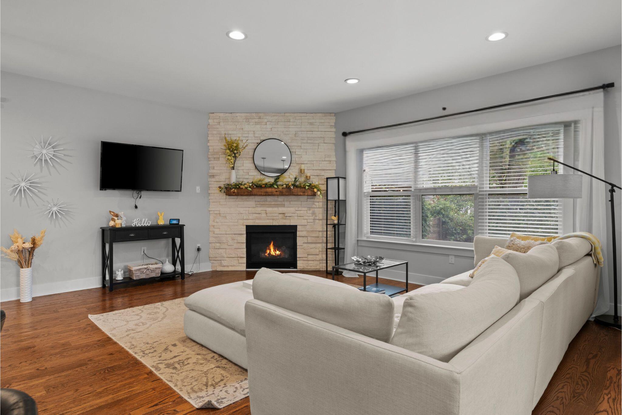 Royal Oak, Michigan, 48067, United States, 3 Bedrooms Bedrooms, ,3 BathroomsBathrooms,Residential,For Sale,1924655