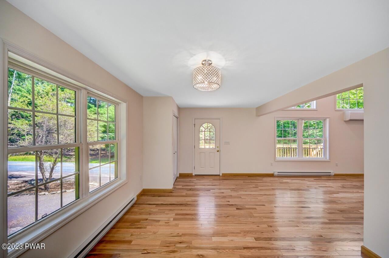 Lake Ariel, Pennsylvania, 18436, United States, 4 Bedrooms Bedrooms, ,4 BathroomsBathrooms,Residential,For Sale,2010728