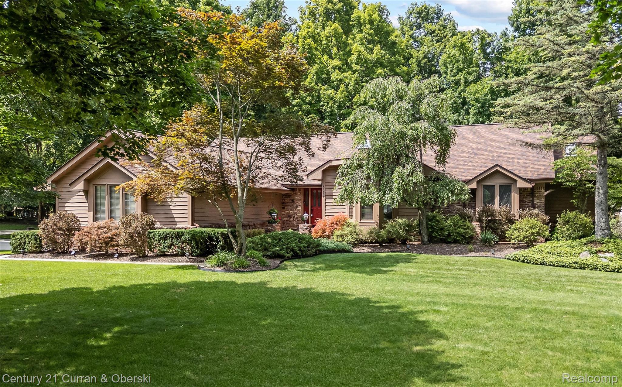 Northville, Michigan, 48167, United States, 4 Bedrooms Bedrooms, ,4 BathroomsBathrooms,Residential,For Sale,1923086