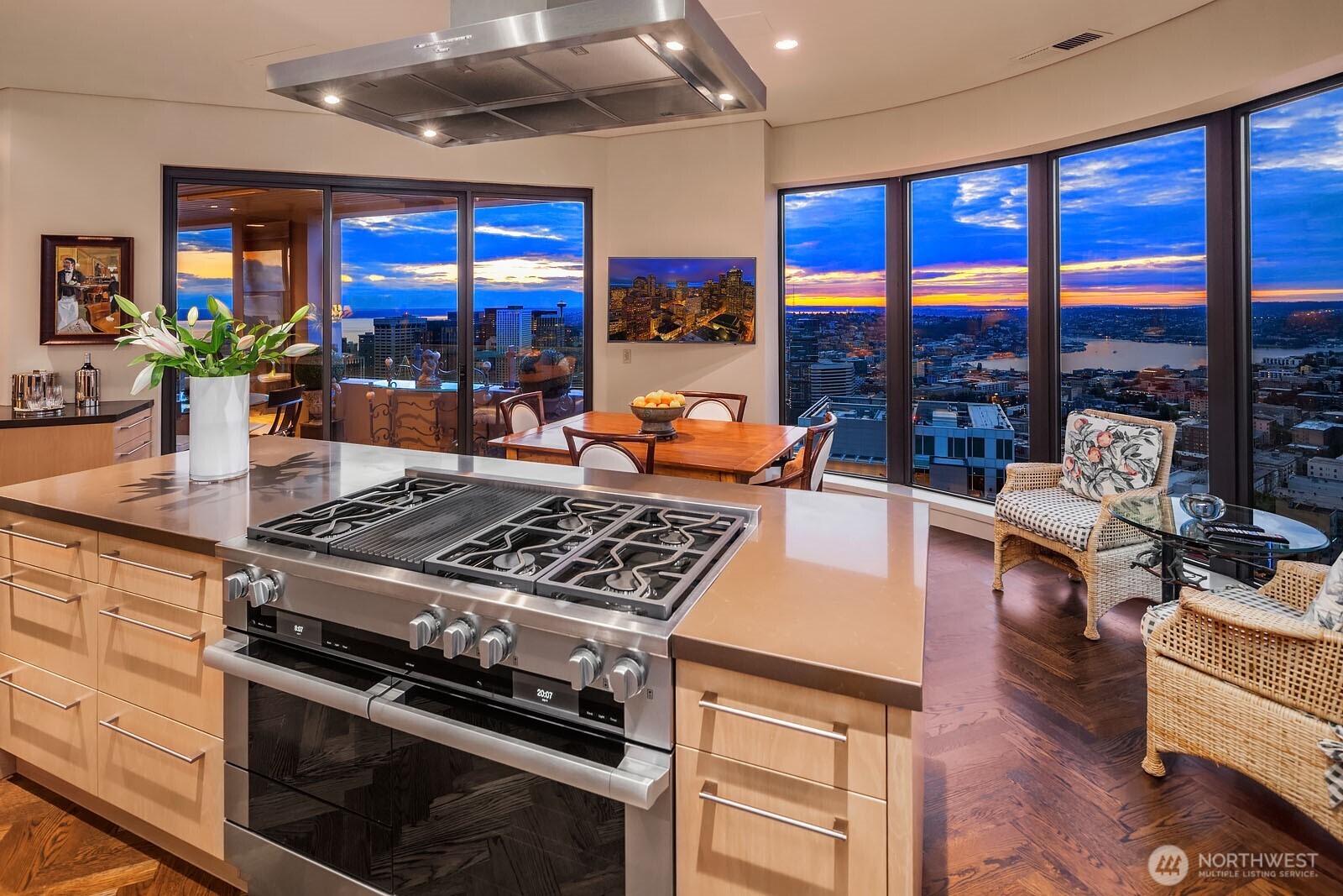 Seattle, Washington, 98104, United States, 4 Bedrooms Bedrooms, ,6 BathroomsBathrooms,Residential,For Sale,1738048