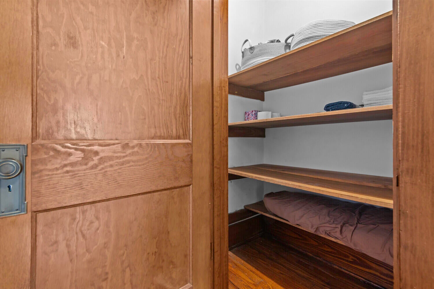 Ann Arbor, Michigan, 48103, United States, 4 Bedrooms Bedrooms, ,3 BathroomsBathrooms,Residential,For Sale,1991262