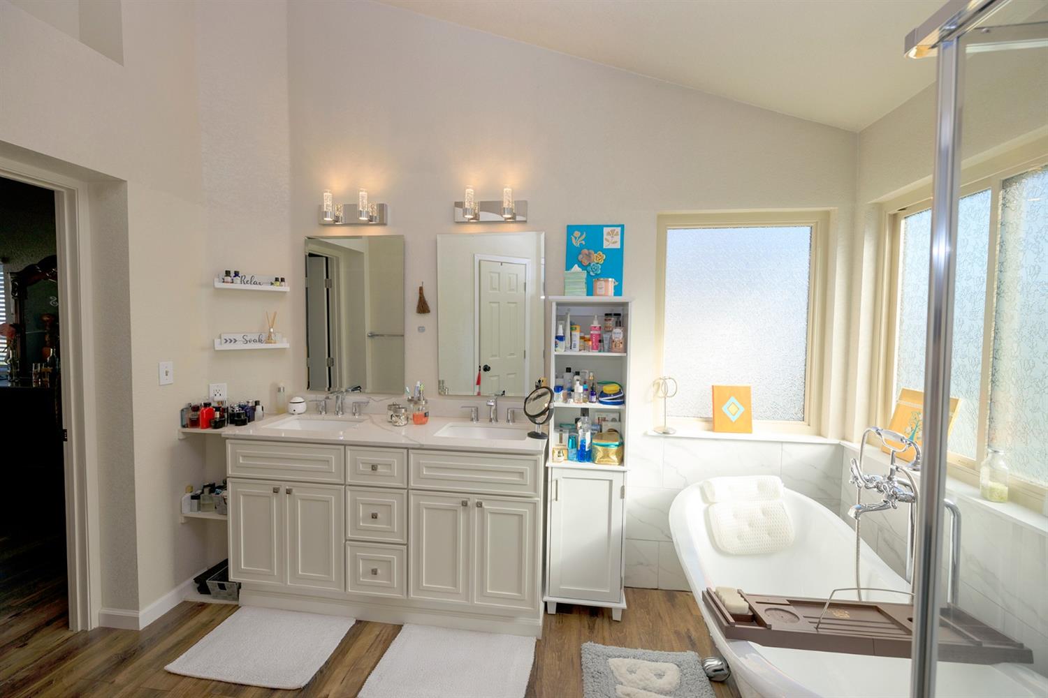 Tracy, California, 95376, United States, 4 Bedrooms Bedrooms, ,3 BathroomsBathrooms,Residential,For Sale,1980511