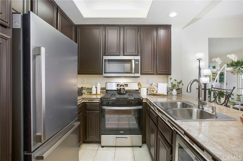 Anaheim, California, 92808, United States, 2 Bedrooms Bedrooms, ,2 BathroomsBathrooms,Residential,For Sale,1917583
