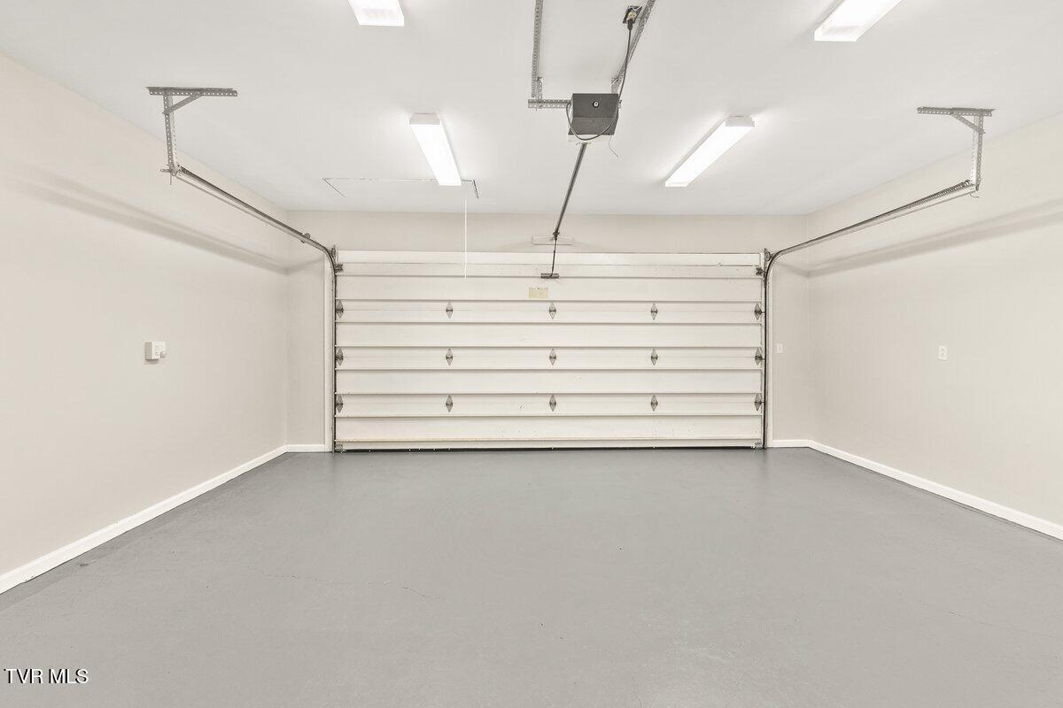 Gray, Tennessee, 37615, United States, 4 Bedrooms Bedrooms, ,3 BathroomsBathrooms,Residential,For Sale,1979136