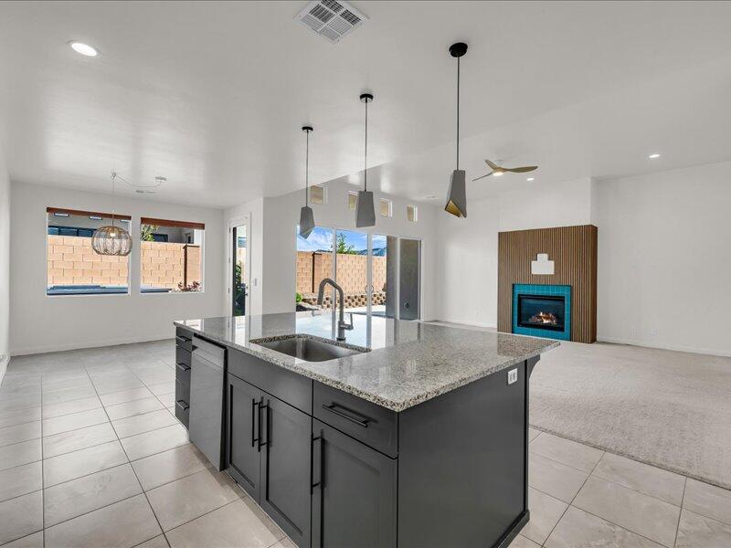 St George, Utah, 84790, United States, 4 Bedrooms Bedrooms, ,Residential,For Sale,1847671