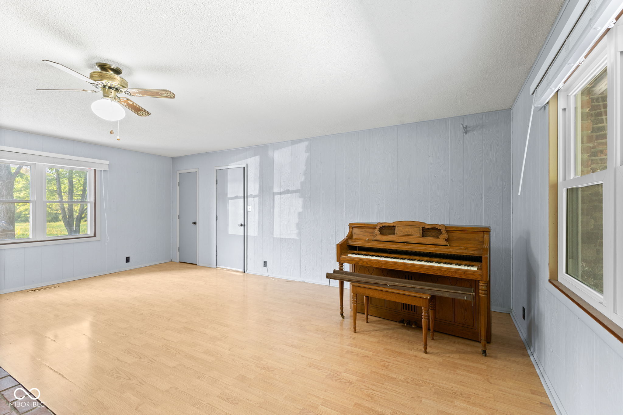 Shelburn, Indiana, 47879, United States, 4 Bedrooms Bedrooms, ,4 BathroomsBathrooms,Residential,For Sale,1925396