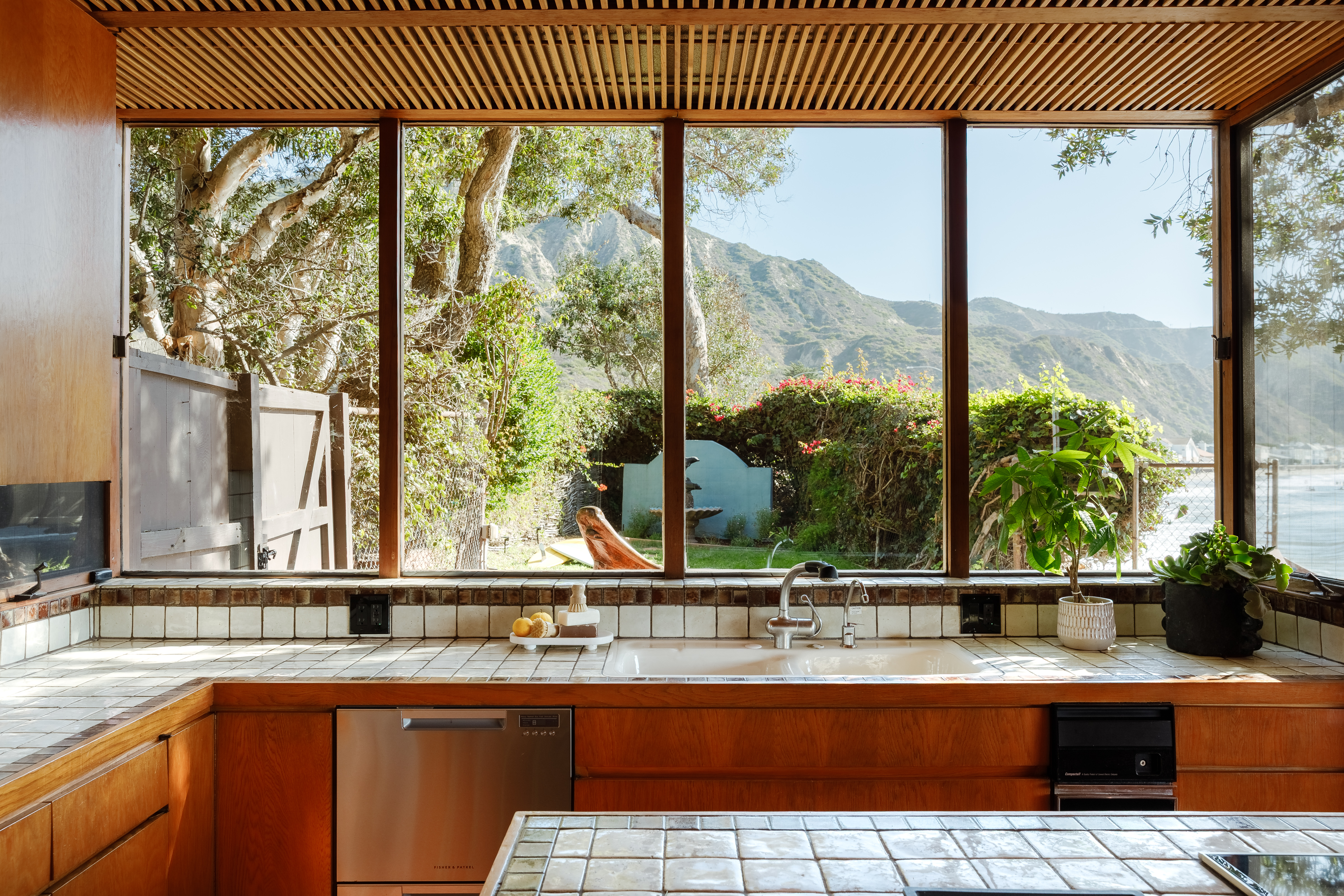  3674 Pacific Coast Highway, Ventura, CA 93001 - 物件實景