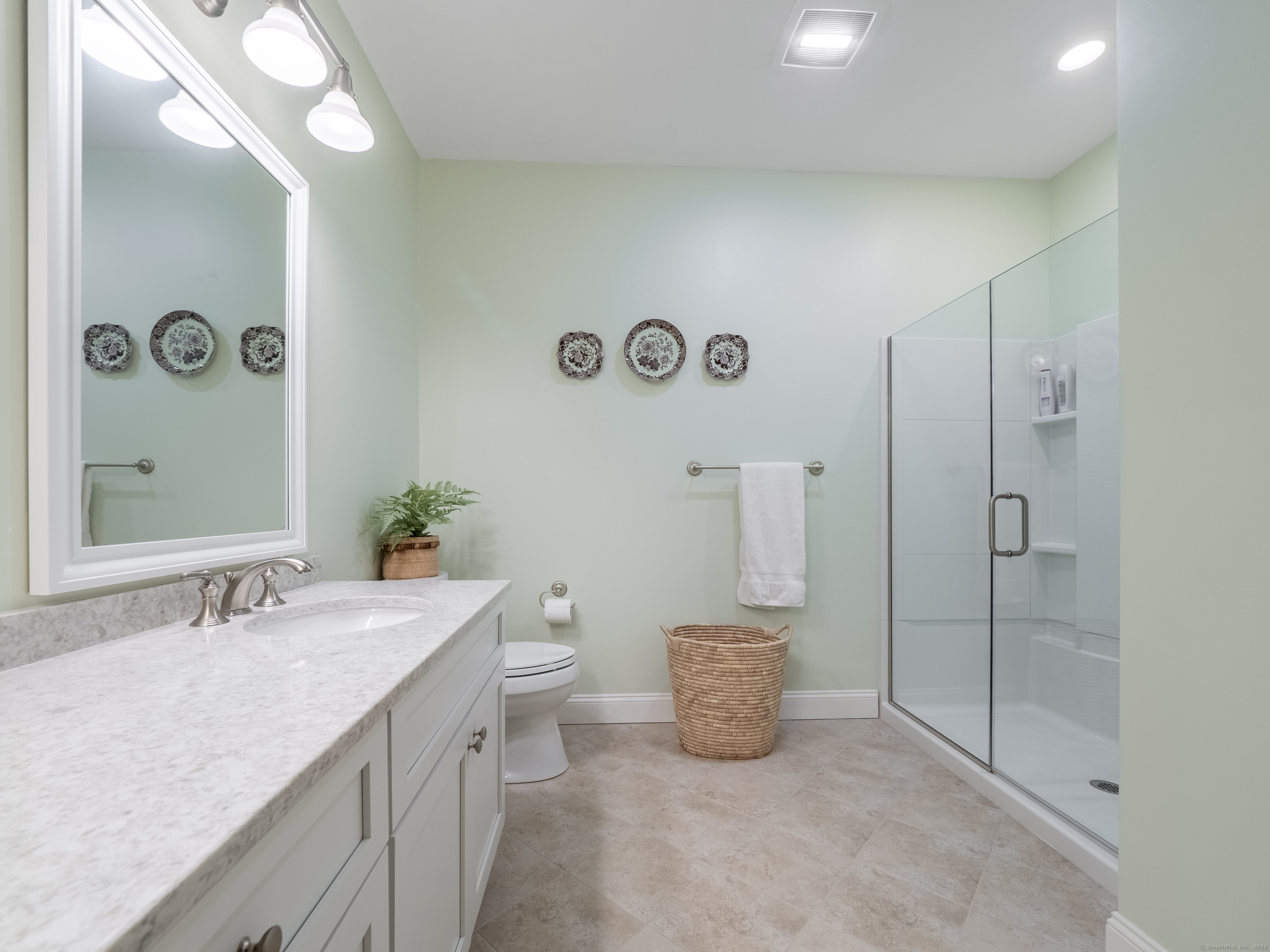 Ridgefield, Connecticut, 06877, United States, 2 Bedrooms Bedrooms, ,2 BathroomsBathrooms,Residential,For Sale,1989148