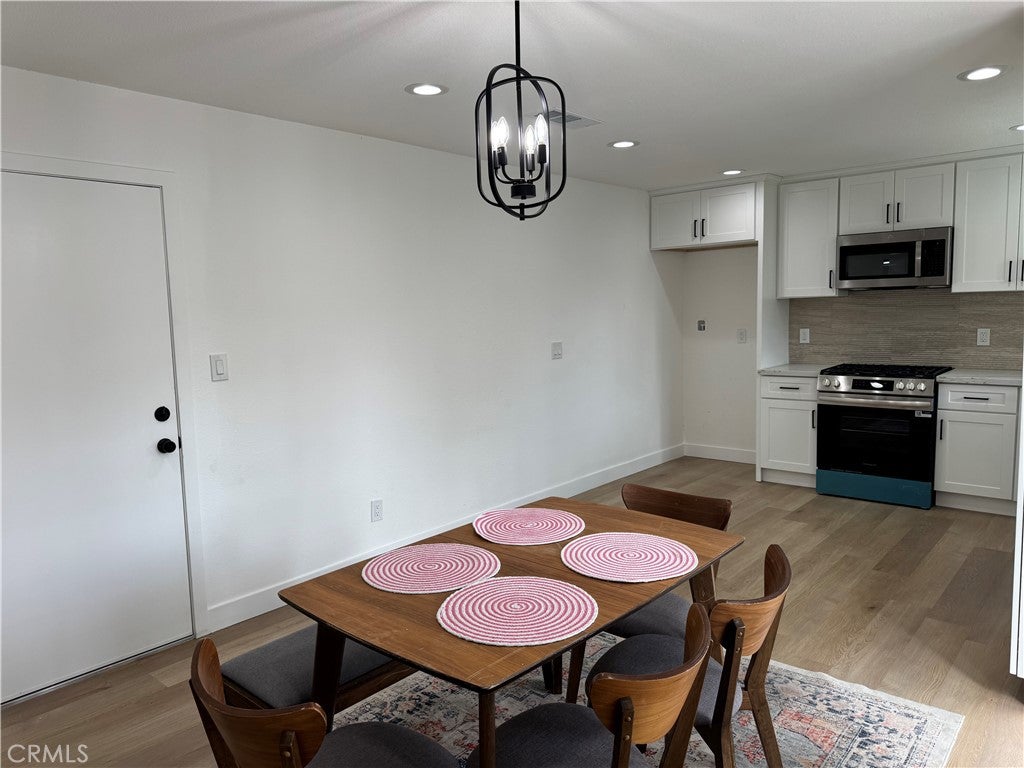 Ontario, California, 91761, United States, 4 Bedrooms Bedrooms, ,2 BathroomsBathrooms,Residential,For Sale,1988323