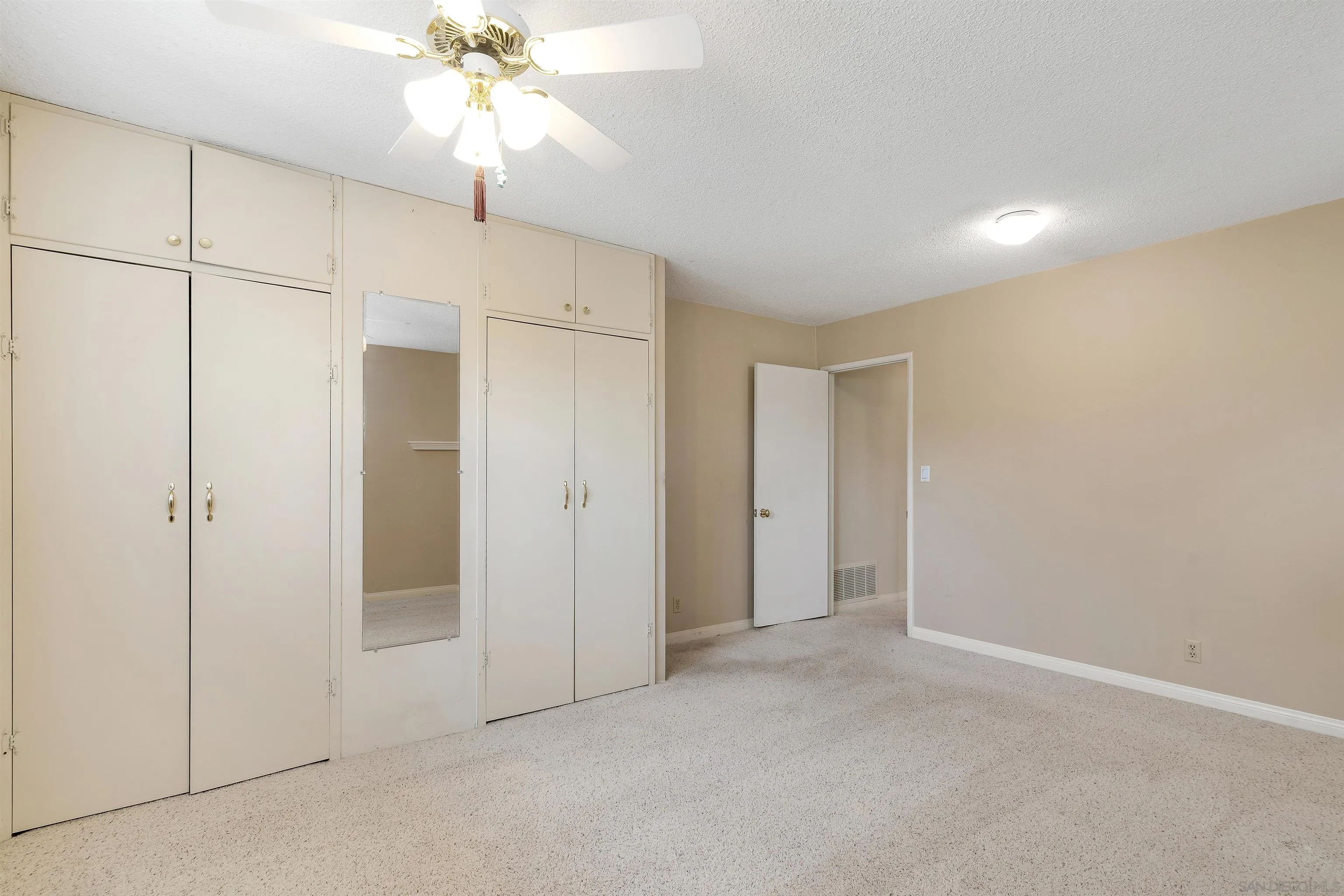 Escondido, California, 92025, United States, 3 Bedrooms Bedrooms, ,2 BathroomsBathrooms,Residential,For Sale,1940921