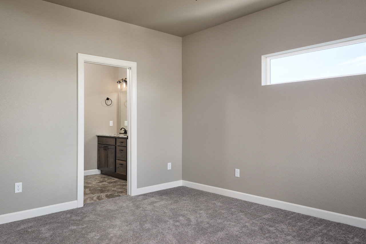 Cheyenne, Wyoming, 82009, United States, 3 Bedrooms Bedrooms, ,2 BathroomsBathrooms,Residential,For Sale,1978031