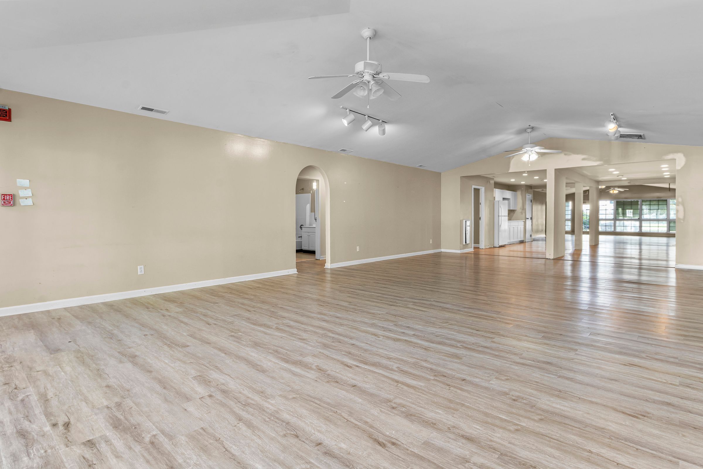 Indianapolis, Indiana, 46240, United States, 14 Bedrooms Bedrooms, ,6 BathroomsBathrooms,Residential,For Sale,1908586