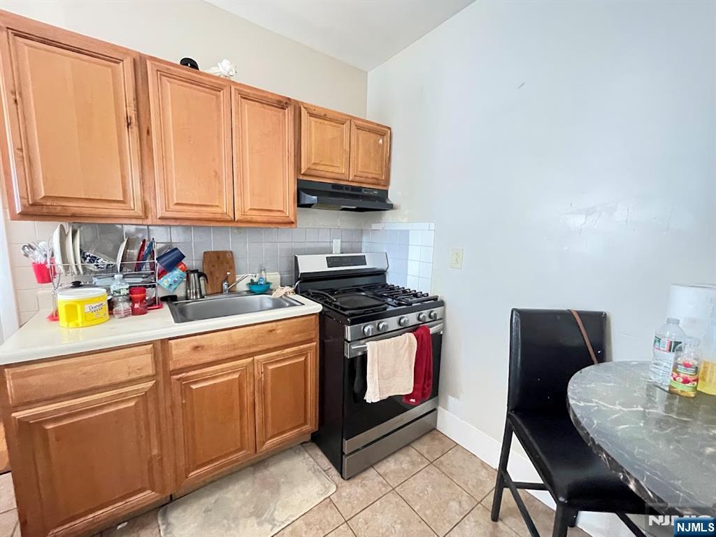 Newark, New Jersey, 07104, United States, 7 Bedrooms Bedrooms, ,4 BathroomsBathrooms,Residential,For Sale,1980017